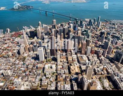 Vista aerea, Piramide Transamerica, Vista del sud del distretto di mercato SoMa, il Quartiere Finanziario, il centro cittadino di San Francisco Foto Stock