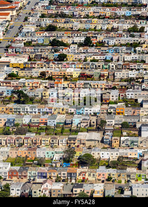 Vista aerea, piccole staccate, abitazioni monofamiliari a Città Doelger, esterno al tramonto, distretto suburbano nel West di San Francisco Foto Stock