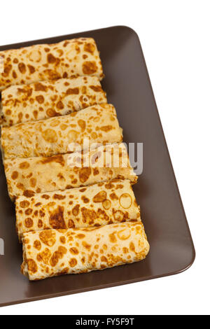 Farcite Blintzes isolato su bianco Foto Stock