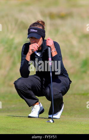 Troon Portland Campo da Golf, Ayrshire, Regno Unito. Il 22 aprile, 2016. 105 lady golfisti provenienti da tutto il mondo hanno preso parte alla Helen Holm golf championship concorrenza inizialmente su Troon Portland Campo da Golf, Ayrshire. Dopo 2 giri la top 66 si qualifica per il round finale su Royal Troon GC di domenica e come un campionato di qualificazione, assegnati i punti verranno conteggiati per la 'Curtis Cup' la selezione del team Credit: Findlay/Alamy Live News Foto Stock