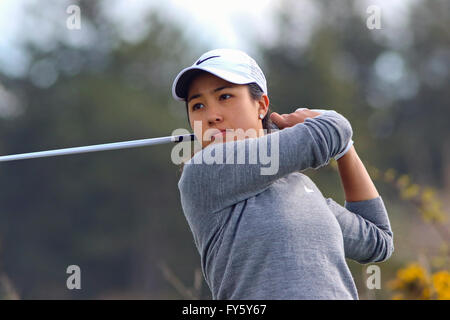 Ayrshire, Regno Unito. Il 22 aprile, 2016. 105 lady golfisti provenienti da tutto il mondo hanno preso parte alla Helen Holm golf championship concorrenza inizialmente su Troon Portland Campo da Golf, Ayrshire. Dopo 2 giri la top 66 si qualifica per il round finale su Royal Troon GC di domenica e come un campionato di qualificazione, assegnati i punti verranno conteggiati per la 'Curtis Cup' la selezione del team Credit: Findlay/Alamy Live News Foto Stock