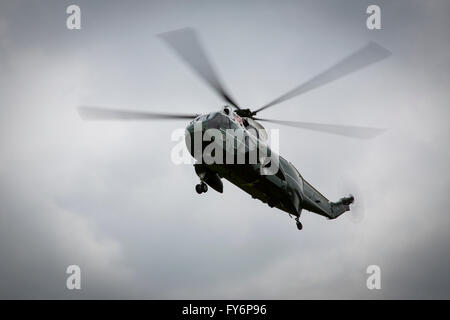 Marine uno una VH-3D Sea King elicottero che trasporta il Presidente degli Stati Uniti lo sbarco al Castello di Windsor in Regno Unito Foto Stock