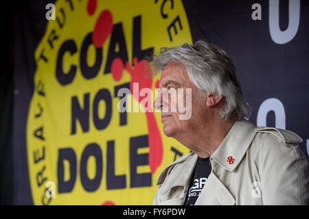 Michael Mansfield QC, parlando alla messa picnic organizzato dal Orgreave di verità e di giustizia la campagna Foto Stock