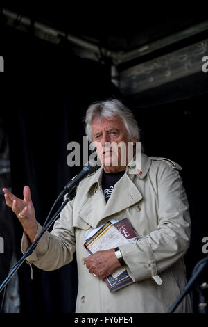 Michael Mansfield QC, parlando alla messa picnic organizzato dal Orgreave di verità e di giustizia la campagna Foto Stock