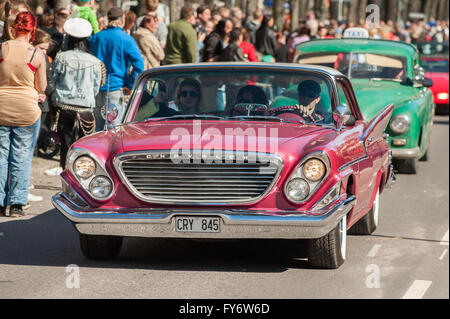 Tradizionale auto d'epoca sfilata Primavera Festeggia il giorno di maggio in Norrkoping, Svezia. Foto Stock