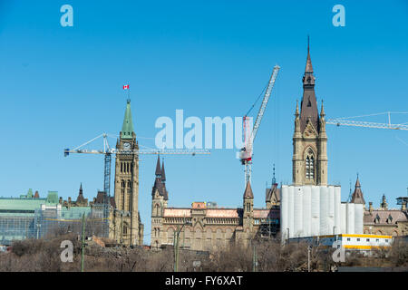 Ottawa, Canada - 15 Aprile 2016: Collina del Parlamento Azioni di risanamento e di restauro. Foto Stock