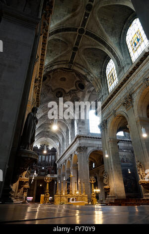 Vista interna della chiesa di Saint Sulpice a Saint Germain des Pres, Parigi, Francia Foto Stock