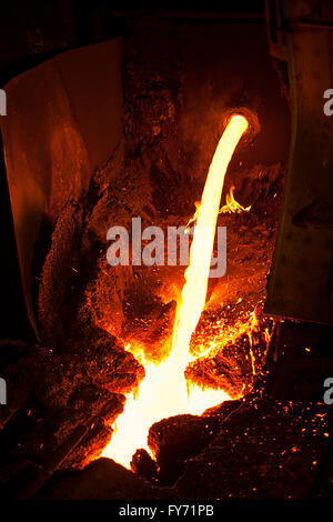 Rame fuso caldo, fonderia Kansanshi, Zambia Foto Stock