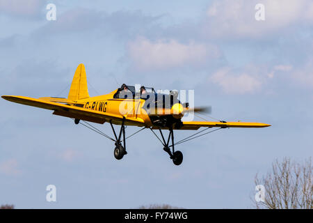 Ryan ST3KR G-RLWG sull approccio finale a terra alla Aviosuperficie Breighton Foto Stock