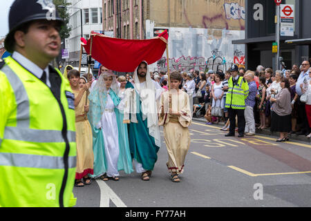 La chiesa italiana 2014 processione per la Vergine Maria in clerkenweel(London). Foto Stock