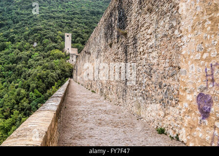 Ponte acquedotto Ponte delle Torri a Spoleto, Umbria, Italia Foto Stock