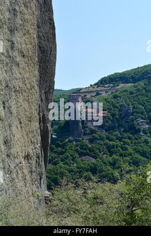 Enormi monoliti di roccia in meteora in Grecia centrale Foto Stock