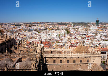 La città di Siviglia in Andalusia, la Spagna, la vista sul centro storico dalla cattedrale Foto Stock