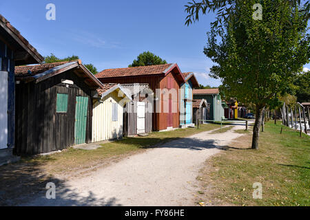 Case in legno a Biganos in Francia Foto Stock