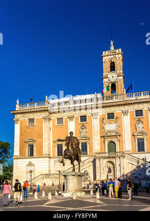 Statua equestre di Marco Aurelio e Palazzo Senatorio Foto Stock