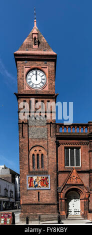 Cappella di Palazzo Reale a Brighton con orologio sulla sua suggestiva torre 12 oclock mezzogiorno Foto Stock