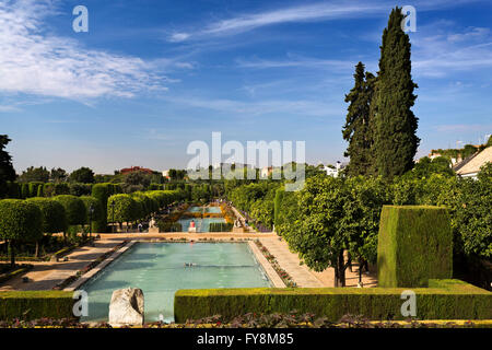 La mattina presto presso i giardini dell'Alcazar dei Re Cattolici a Cordoba, Spagna Foto Stock