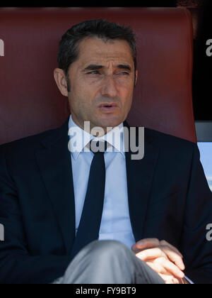 Estadi Ciutat de Valencia, Valencia, Spagna. 24 apr, 2016. La Liga. Levante versus Athletic Bilbao. Capo allenatore Ernesto Valverde di Athletic Bilbao. Credito: Azione Sport Plus/Alamy Live News Foto Stock