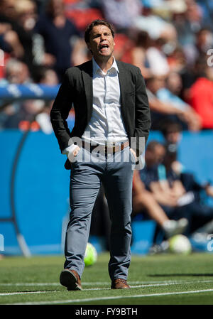 Estadi Ciutat de Valencia, Valencia, Spagna. 24 apr, 2016. La Liga. Levante versus Athletic Bilbao. Head Coach Rubi di Levante durante la partita. Credito: Azione Sport Plus/Alamy Live News Foto Stock