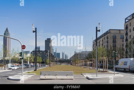 Allee street frankfurter nel nuovo quartiere europaviertel Foto Stock