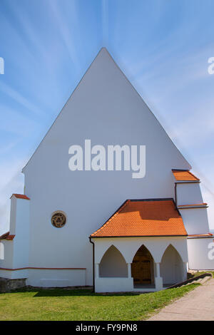 Chiesa parrocchiale di San Giorgio nella frazione di svaty jur, Slovacchia Foto Stock