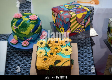 Picasso, Cezanne e Van Gogh ispirato Torte Cake International - La Sugarcraft, torta decorazione e cottura mostra, Londra. Foto Stock