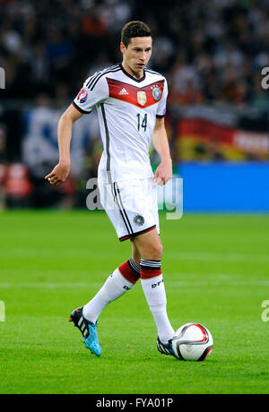 Julian Draxler, GER, gioco di qualificazione per la FINALE di UEFA Euro 2016, Germania 1 - Irlanda 1, Veltins-Arena, Gelsenkirchen Foto Stock