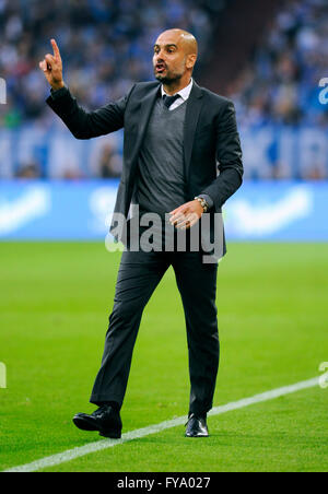 Josep Pep Guardiola, FCB, FC Schalke 04 - Bayern Monaco di Baviera 1: 1, Gelsenkirchen, Renania settentrionale-Vestfalia, Germania Foto Stock