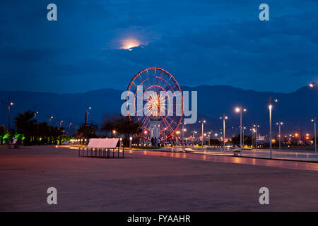 La ruota panoramica Ferris a Batumi, Georgia Foto Stock