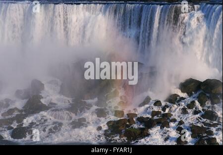 Canada Ontario, le Cascate del Niagara con rainbow Foto Stock