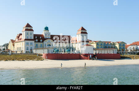 Spa resort in Binz con quadrato, gazebo e padiglioni per il Mar Baltico Foto Stock