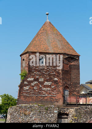 Il nord ovest della torre sul bordo della città vecchia parete, Great Yarmouth, Norfolk, Inghilterra Foto Stock