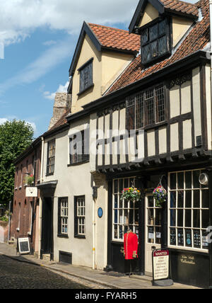 Antiquariato e collezionismo Shop in Elm Hill, Norwich, Norfolk, Inghilterra Foto Stock