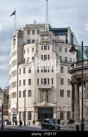 Broadcasting House, London, Regno Unito. Sede della BBC, completata nel 1932 dall'architetto George Val Myer nello stile Art Deco Foto Stock