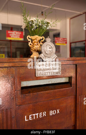 Sri Lanka, Nuwara Eliya, ufficio postale interno, lettera in legno scatola di pubblicazione Foto Stock