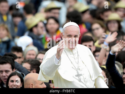 Roma E Il Vaticano. 24 Apr, 2016. Di Fronte A Oltre 80.000 Persone Si 