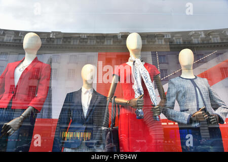 Regent Street, Londra, Regno Unito. Il 24 aprile 2016. Austin Reed file bando per la somministrazione con 1.000 posti di lavoro a rischio Foto Stock