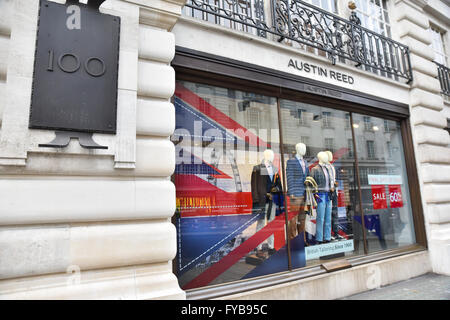 Regent Street, Londra, Regno Unito. Il 24 aprile 2016. Austin Reed file bando per la somministrazione con 1.000 posti di lavoro a rischio Foto Stock