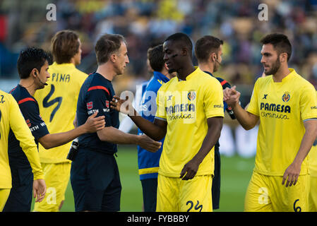 Villareal, Spagna. 24 Aprile, 2016. Eric Bailly del Villarreal CF durante la Liga corrispondono a Estadio El Madrigal, Villarreal. Credito: MARIA JOSE SEGOVIA CARMONA/Alamy Live News Foto Stock