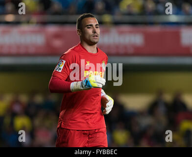 Villareal, Spagna. 24 Aprile, 2016. Sergio Asenjo del Villarreal CF durante la Liga corrispondono a Estadio El Madrigal, Villarreal. Credito: MARIA JOSE SEGOVIA CARMONA/Alamy Live News Foto Stock