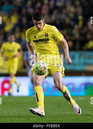 Villareal, Spagna. 24 Aprile, 2016. Adrian Marin del Villarreal CF durante la Liga corrispondono a Estadio El Madrigal, Villarreal. Credito: MARIA JOSE SEGOVIA CARMONA/Alamy Live News Foto Stock