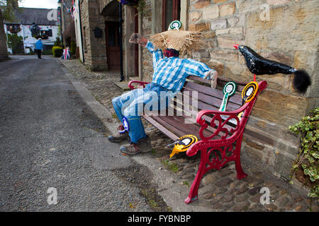 Wray, Lancaster, Regno Unito handmade festival spaventapasseri fair lancaster caton villaggio Giardini Giardino agriturismo agricoltura agricoltore presentano Foto Stock