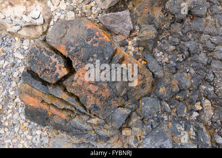 Blocchi di sabbia catramosa in una vecchia cava in provincia di Napo, Ecuador. Foto Stock