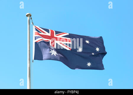 Bandiera australiana battenti sul pennone,'Aeroporto Kingsford Smith di Sydney, mascotte, Sydney, Nuovo Galles del Sud, Australia Foto Stock