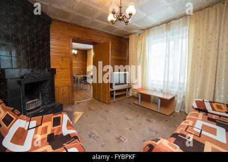 Hotel Appartamenti interno con caminetto Foto Stock