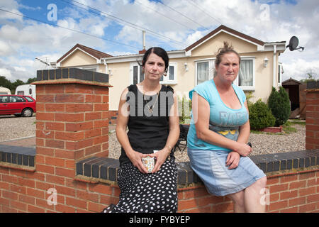 Candy Sheridan del Consiglio degli zingari, Dale Farm, nella periferia di Essex, il più grande viaggiatore irlandese e Gypsy sito in Europa Foto Stock