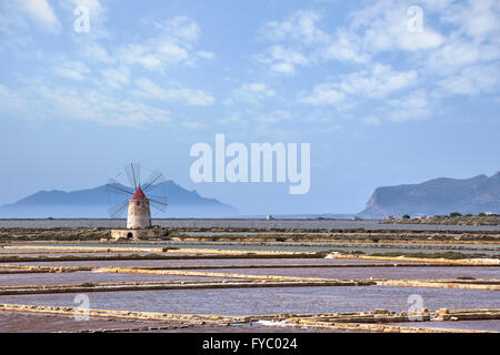 Salt Mills, Marsala, Mozia, Sicilia, Italia Foto Stock