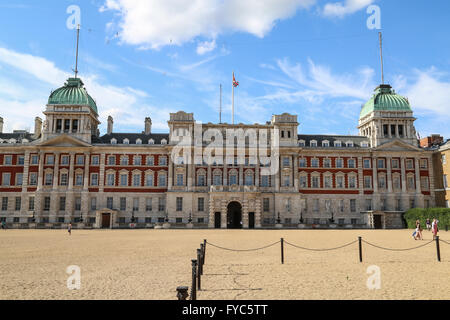 Il vecchio Admiralty Building a la sfilata delle Guardie a Cavallo monumento a Londra. Foto Stock