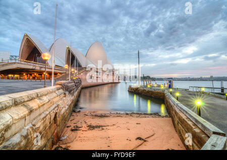 Alba alla Sydney Opera House Foto Stock