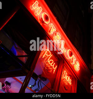 Le luci al neon di un divertimento arcade di Soho, Londra Foto Stock